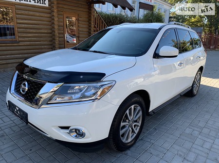 Nissan Pathfinder 2016  випуску Херсон з двигуном 3.5 л  позашляховик автомат за 16000 долл. 