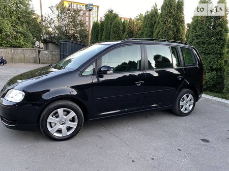 Volkswagen Touran 2006  випуску Тернопіль з двигуном 1.6 л  універсал механіка за 7650 долл. 