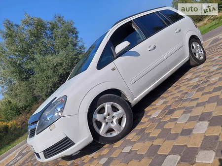 Opel Zafira Tourer 2006  випуску Чернівці з двигуном 1.9 л дизель мінівен механіка за 4900 долл. 