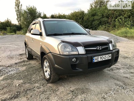 Hyundai Tucson 2008  випуску Дніпро з двигуном 2.7 л  позашляховик автомат за 9000 долл. 