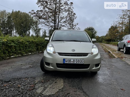 Daihatsu Sirion 2010  випуску Луцьк з двигуном 1 л бензин хэтчбек механіка за 4750 долл. 