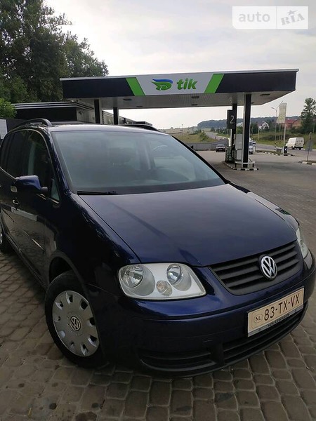 Volkswagen Touran 2006  випуску Тернопіль з двигуном 1.6 л бензин мінівен механіка за 6900 долл. 