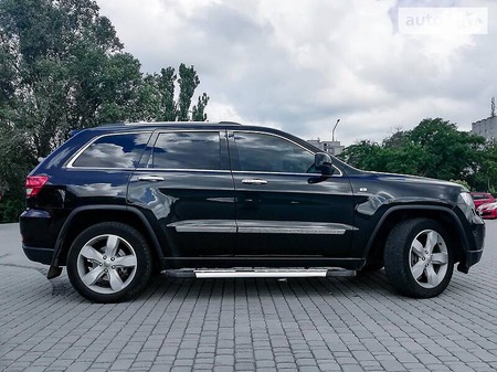 Jeep Grand Cherokee 2012  випуску Запоріжжя з двигуном 3 л дизель позашляховик автомат за 18999 долл. 