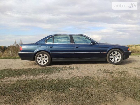 BMW 735 2001  випуску Харків з двигуном 3.5 л бензин седан автомат за 6000 долл. 