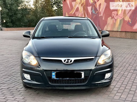 Hyundai i30 2009  випуску Дніпро з двигуном 1.4 л  хэтчбек механіка за 6150 долл. 