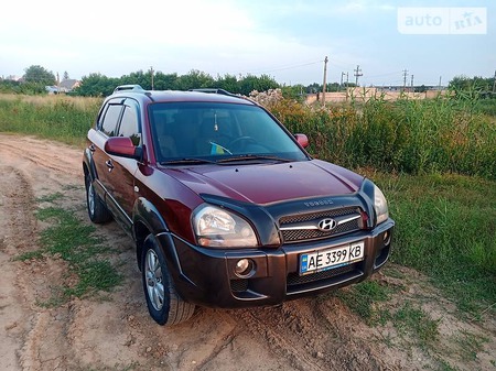 Hyundai Tucson 2008  випуску Дніпро з двигуном 2 л  позашляховик механіка за 8430 долл. 