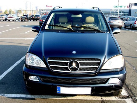 Mercedes-Benz ML 400 2002  випуску Київ з двигуном 4 л дизель позашляховик автомат за 4800 євро 