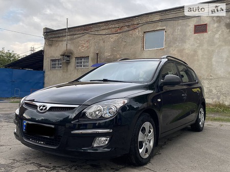 Hyundai i30 2010  випуску Вінниця з двигуном 1.6 л бензин універсал автомат за 7600 долл. 