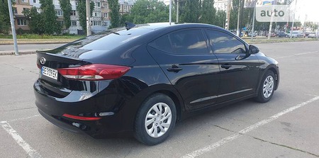 Hyundai Elantra 2017  випуску Миколаїв з двигуном 2 л бензин седан автомат за 11600 долл. 