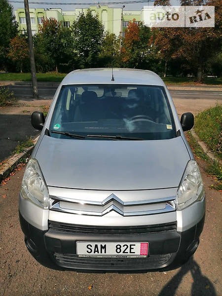 Citroen Berlingo 2010  випуску Рівне з двигуном 1.6 л бензин мінівен механіка за 5900 долл. 