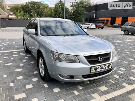 Hyundai Sonata 2007  випуску Запоріжжя з двигуном 2 л  седан автомат за 6800 долл. 