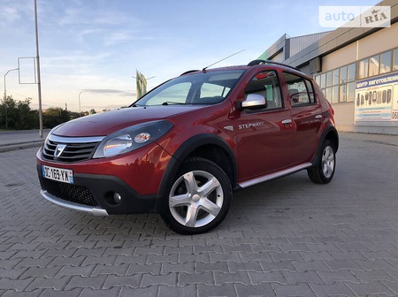 Dacia Sandero Stepway 2012  випуску Луцьк з двигуном 1.5 л дизель хэтчбек механіка за 6850 долл. 