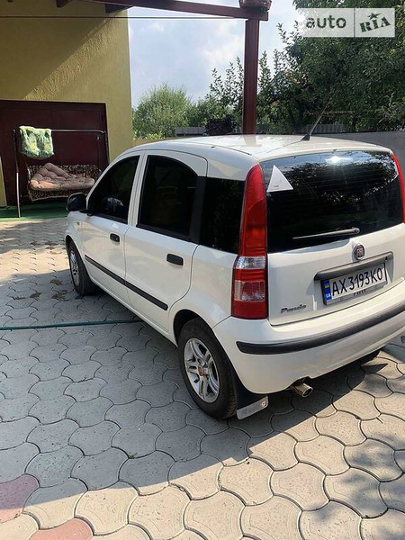 Fiat Panda 2012  випуску Харків з двигуном 1.2 л бензин хэтчбек механіка за 5000 долл. 