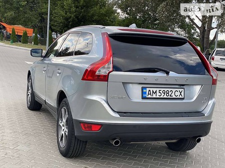 Volvo XC60 2011  випуску Житомир з двигуном 3 л  позашляховик  за 15400 долл. 