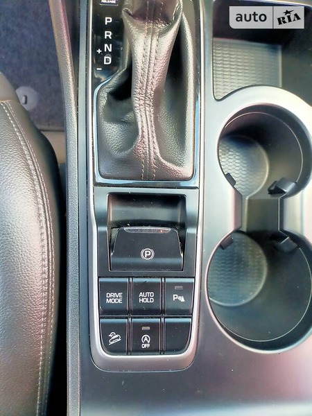 Hyundai Tucson 2015  випуску Дніпро з двигуном 1.7 л дизель позашляховик автомат за 17899 долл. 