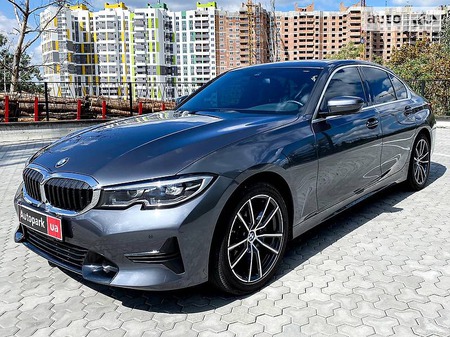 BMW 330 2019  випуску Київ з двигуном 2 л бензин седан автомат за 40500 долл. 