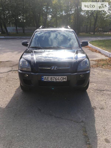 Hyundai Tucson 2005  випуску Дніпро з двигуном 2 л дизель позашляховик механіка за 7700 долл. 