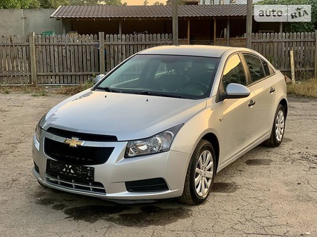 Chevrolet Cruze 2010  випуску Вінниця з двигуном 0 л бензин седан механіка за 6300 долл. 