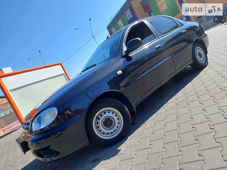 Daewoo Lanos 2010  випуску Чернівці з двигуном 1.4 л бензин седан механіка за 3500 долл. 