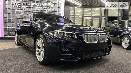 BMW 550 2016  випуску Київ з двигуном 3 л дизель седан автомат за 31000 євро 