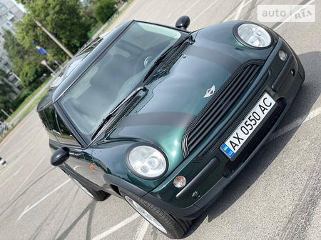 Mini Cooper 2003  випуску Харків з двигуном 1.6 л бензин хэтчбек механіка за 6100 долл. 