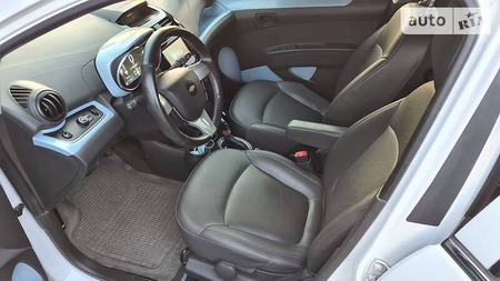 Chevrolet Spark 2014  випуску Дніпро з двигуном 0 л електро хэтчбек автомат за 9600 долл. 