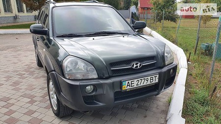 Hyundai Tucson 2007  випуску Дніпро з двигуном 2 л  позашляховик механіка за 7750 долл. 