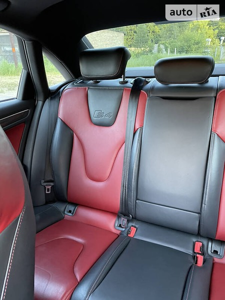 Audi S4 Saloon 2010  випуску Київ з двигуном 3 л бензин седан механіка за 14100 долл. 