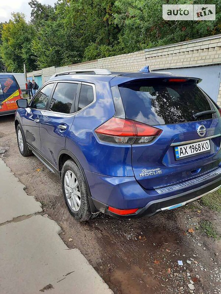 Nissan Rogue 2017  випуску Харків з двигуном 2.4 л  хэтчбек автомат за 17000 долл. 