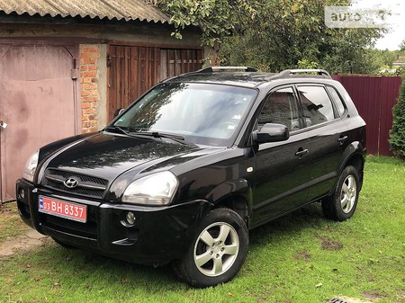 Hyundai Tucson 2006  випуску Суми з двигуном 2 л бензин позашляховик механіка за 7650 долл. 