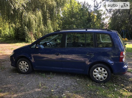 Volkswagen Touran 2009  випуску Львів з двигуном 1.4 л бензин мінівен механіка за 6600 долл. 