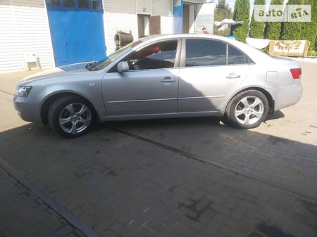 Hyundai Sonata 2006  випуску Чернігів з двигуном 2 л дизель седан механіка за 6150 долл. 