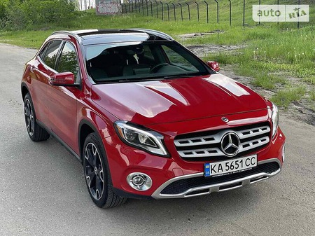 Mercedes-Benz GLA 250 2018  випуску Київ з двигуном 2 л бензин позашляховик автомат за 25900 долл. 