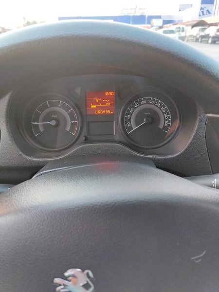 Peugeot 301 2013  випуску Суми з двигуном 1.2 л бензин седан механіка за 8300 долл. 
