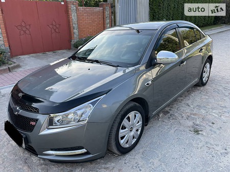 Chevrolet Cruze 2009  випуску Запоріжжя з двигуном 1.6 л  седан механіка за 5999 долл. 