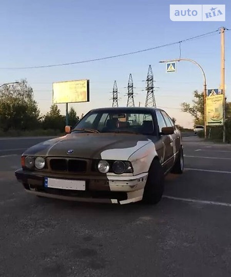 BMW 540 1993  випуску Київ з двигуном 4 л бензин седан механіка за 3999 долл. 