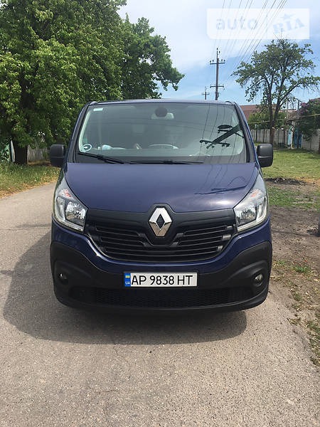 Renault Trafic 2015  випуску Запоріжжя з двигуном 1.6 л дизель мінівен механіка за 14000 долл. 