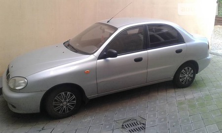 Daewoo Lanos 2005  випуску Чернівці з двигуном 1.5 л бензин седан механіка за 3300 долл. 