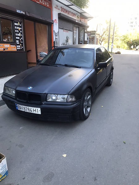 BMW 316 1994  випуску Одеса з двигуном 1.6 л  седан механіка за 2700 долл. 