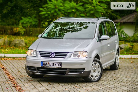Volkswagen Touran 2009  випуску Львів з двигуном 1.6 л бензин мінівен механіка за 6700 долл. 