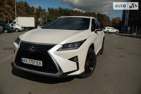 Lexus RX 300 2019  випуску Харків з двигуном 2 л бензин позашляховик автомат за 53000 долл. 