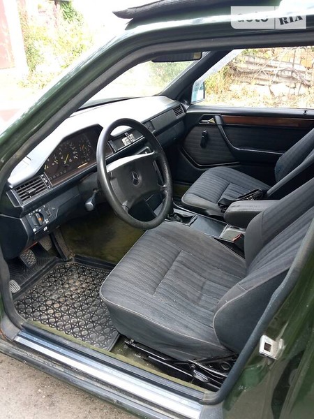 Mercedes-Benz G 250 1986  випуску Миколаїв з двигуном 2.5 л дизель седан  за 2500 долл. 