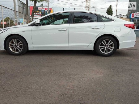 Hyundai Sonata 2014  випуску Одеса з двигуном 2 л бензин седан автомат за 9600 долл. 