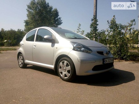 Toyota Aygo 2008  випуску Житомир з двигуном 1 л бензин хэтчбек механіка за 4500 долл. 