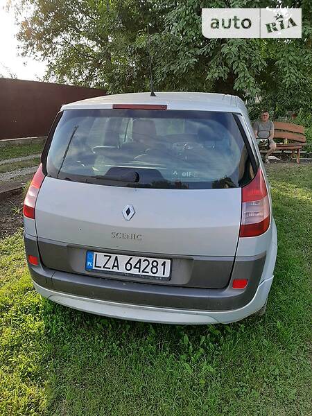 Renault Scenic 2004  випуску Чернівці з двигуном 1.9 л дизель хэтчбек механіка за 1800 долл. 