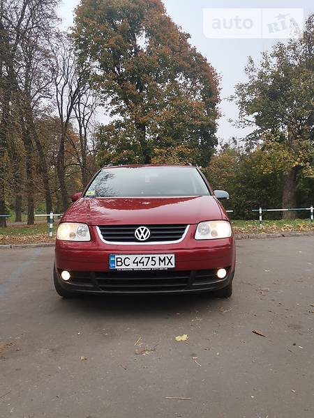 Volkswagen Touran 2005  випуску Львів з двигуном 1.6 л бензин мінівен механіка за 6550 долл. 