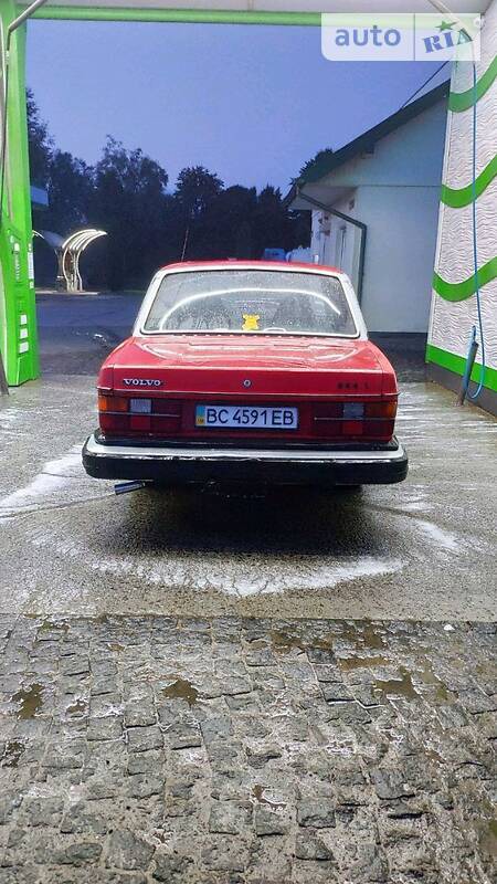 Volvo 244 1979  випуску Івано-Франківськ з двигуном 2 л бензин седан механіка за 1600 долл. 