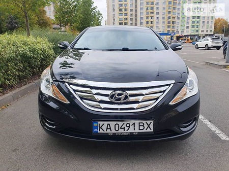 Hyundai Sonata 2014  випуску Київ з двигуном 2.4 л гібрид седан автомат за 9750 долл. 