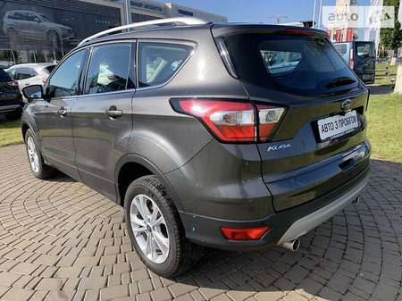 Ford Kuga 2019  випуску Київ з двигуном 2 л дизель позашляховик автомат за 23000 євро 