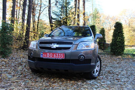 Chevrolet Captiva 2009  випуску Львів з двигуном 2.4 л  позашляховик механіка за 9500 долл. 
